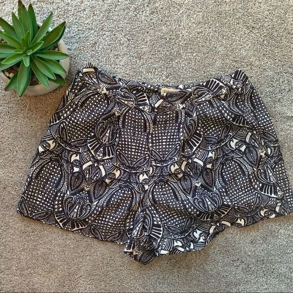 🌸3 for $30🌸 Gentlefawn Black and White Pattern Shorts - Picture 1 of 4